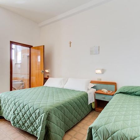 Hotel Astoria 米萨诺阿德里亚蒂科 外观 照片
